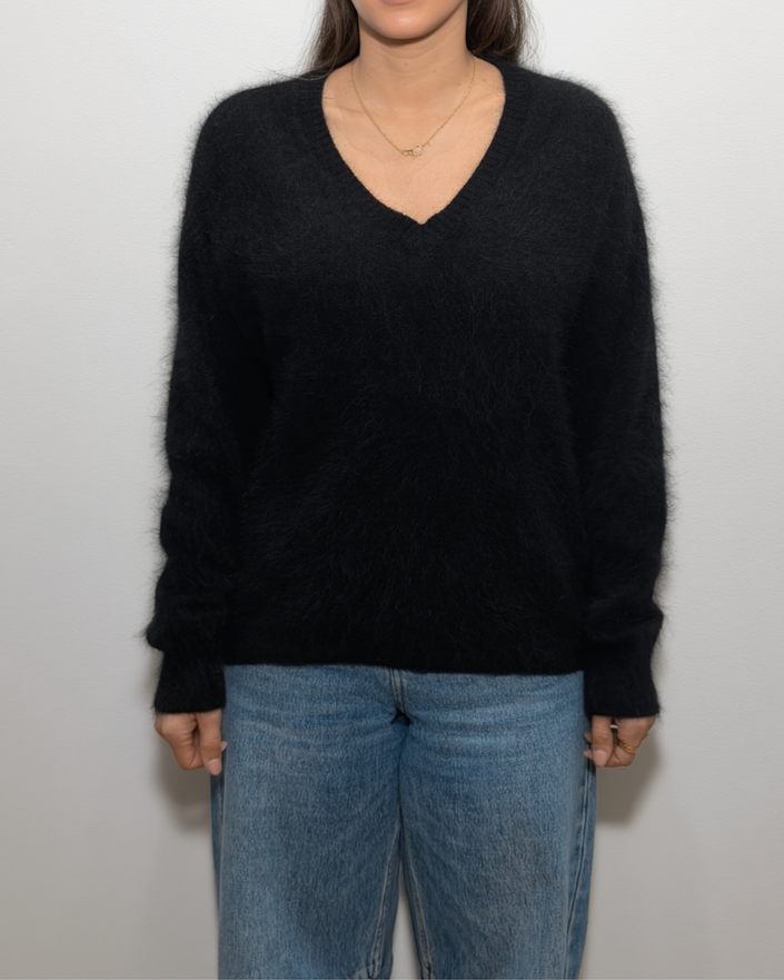 HONEY L/S V Neck Cashmere Knit - Black