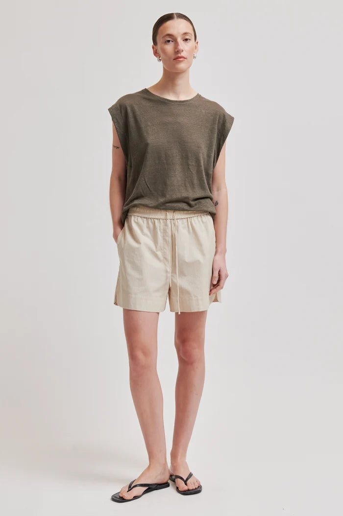 SECOND FEMALE - PEONY TOP CANTEEN
