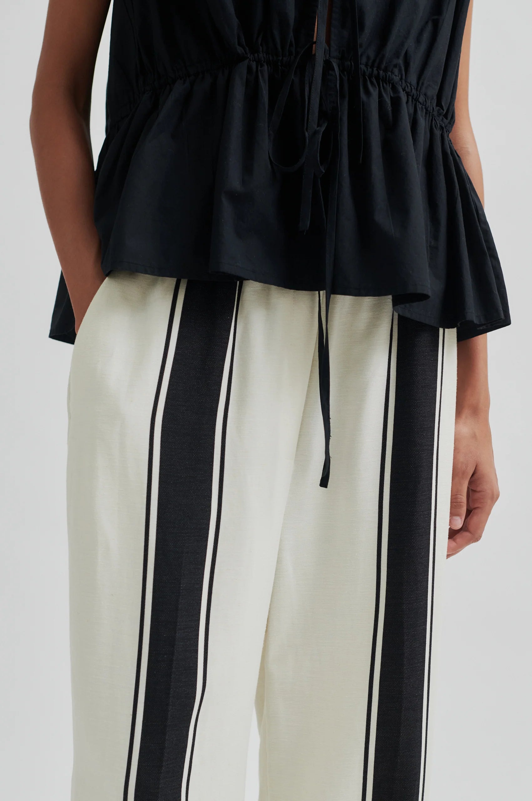 Second Female Lie Pant