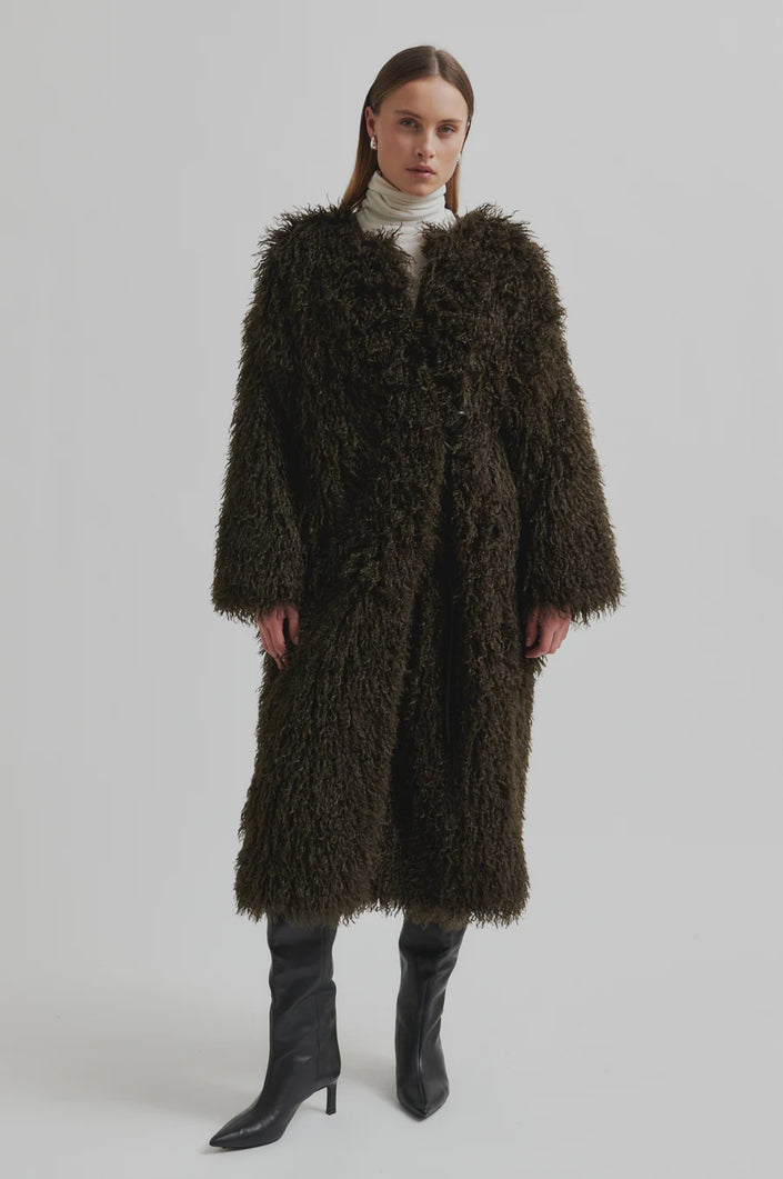 Second Female Ophie Fluffy Coat - Delicioso