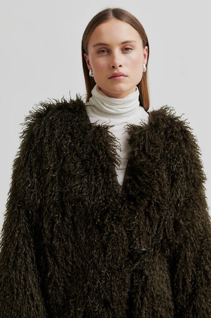 Second Female Ophie Fluffy Coat - Delicioso