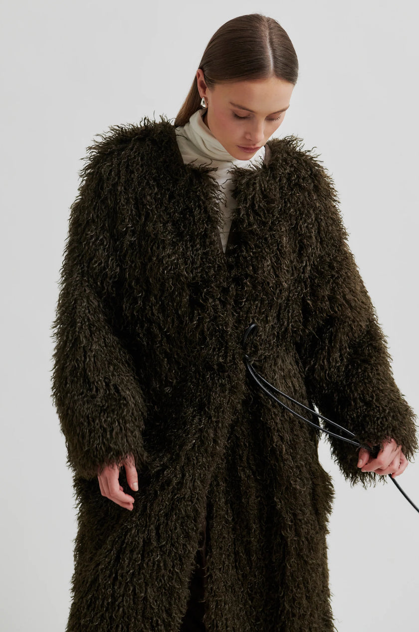 Second Female Ophie Fluffy Coat - Delicioso