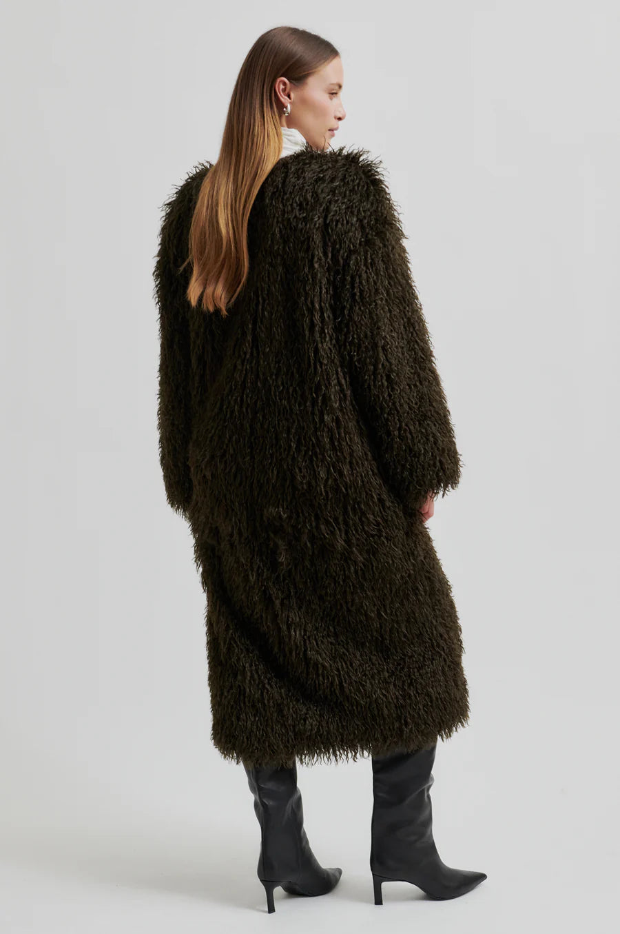 Second Female Ophie Fluffy Coat - Delicioso