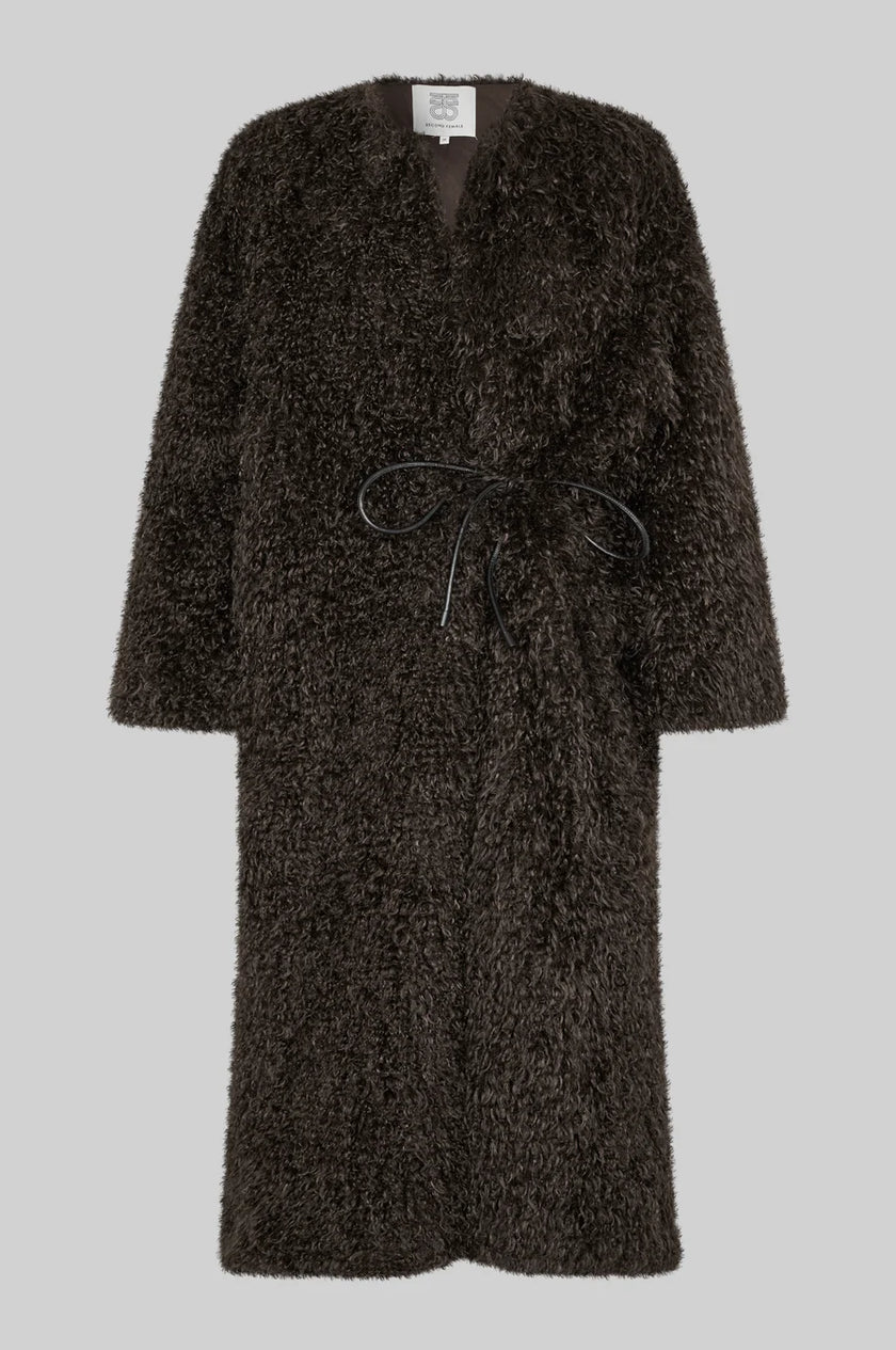 Second Female Ophie Fluffy Coat - Delicioso