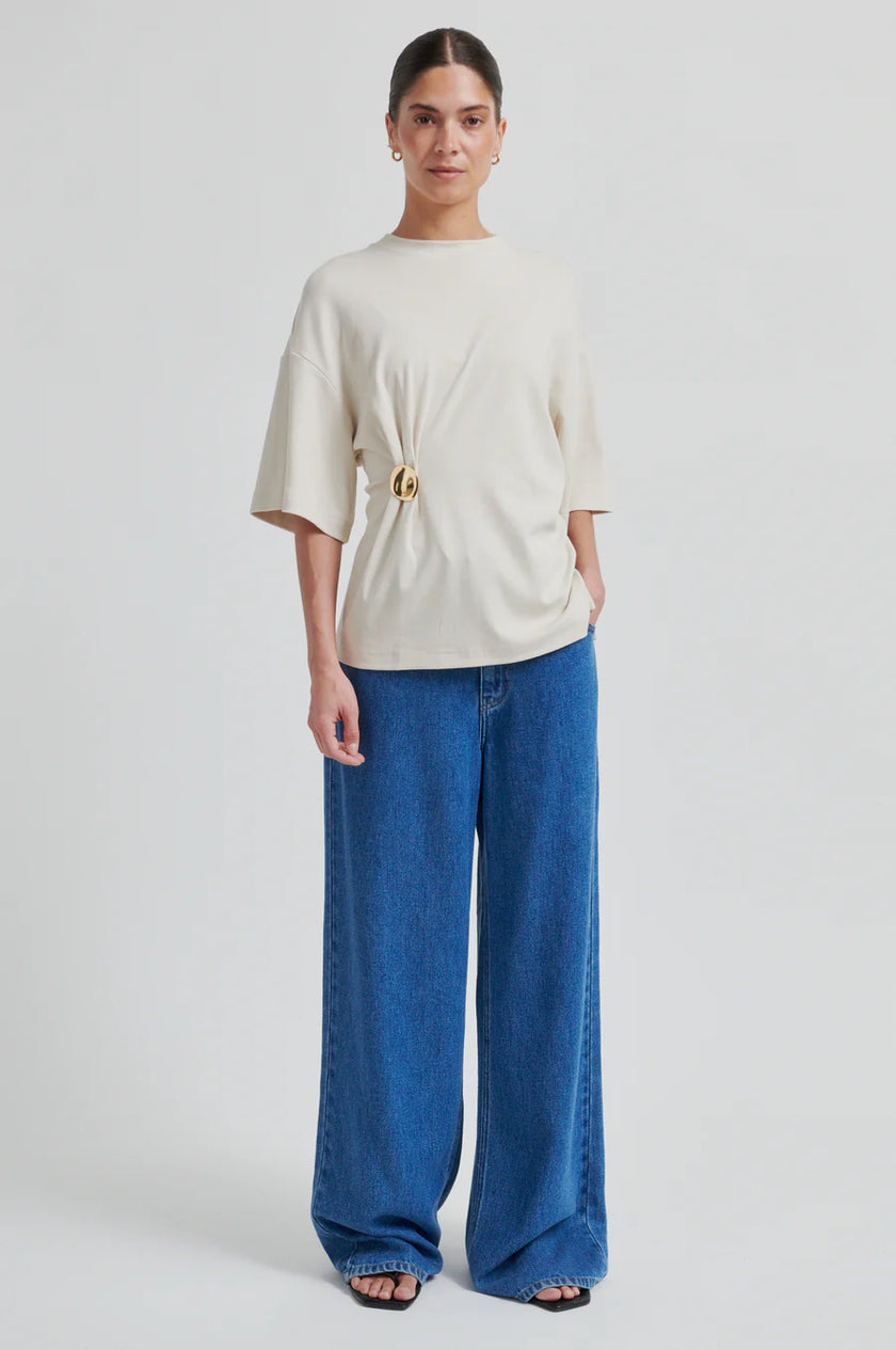 Second Female Enora Brooch Tee - Soft Beige