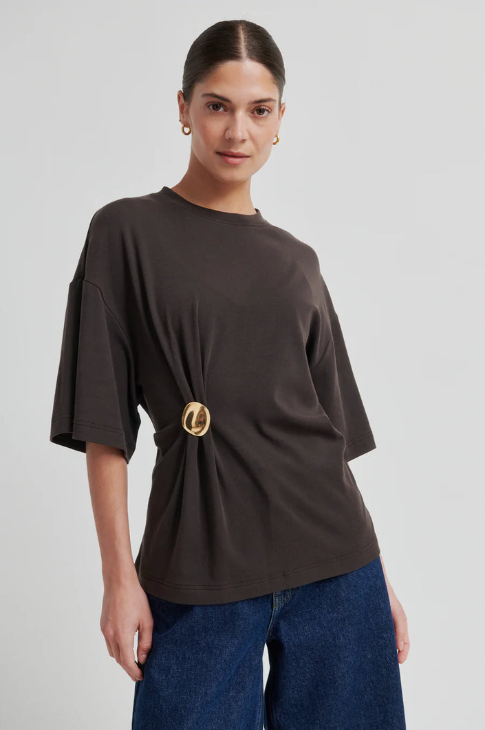 Second Female Enora Brooch Tee - Chocolate