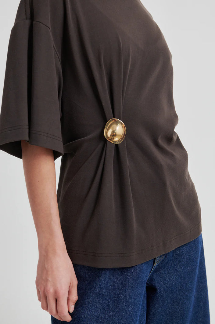 Second Female Enora Brooch Tee - Chocolate