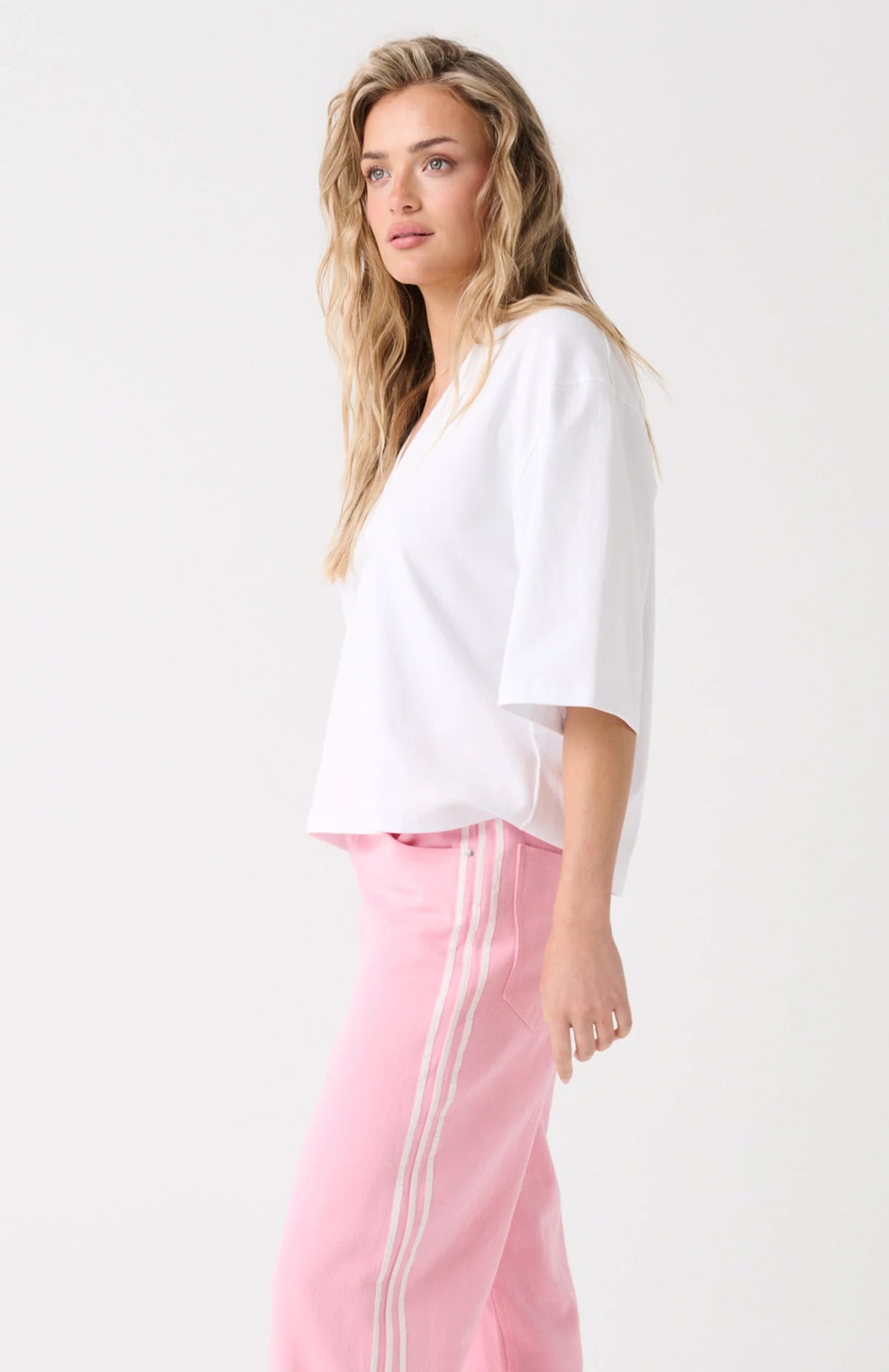 cartel & willow Mya V-Neck Tee - White