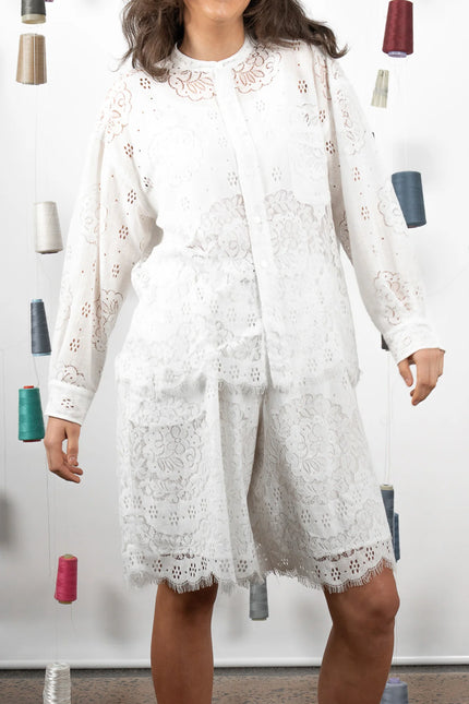 M.A. Dainty Draper Short - White