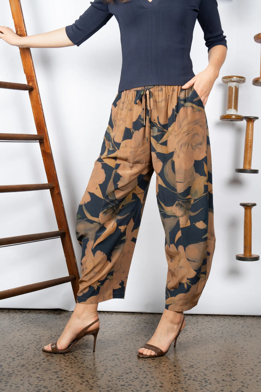 M.A. Dainty Niko Pants - Blue Floral