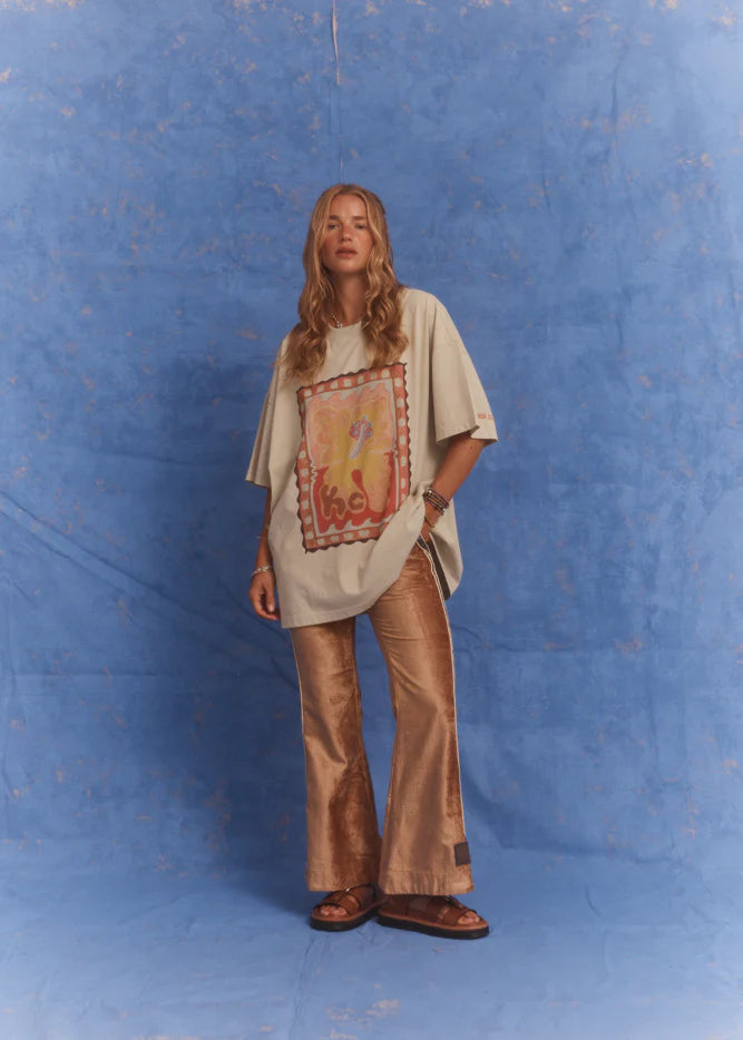 Kinga Csilla Hibiscus Tee