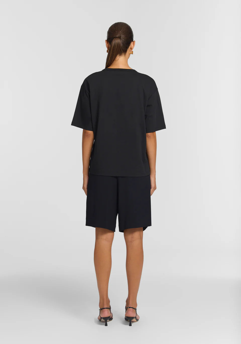 VIKTORIA & WOODS Paxton Tee - Black