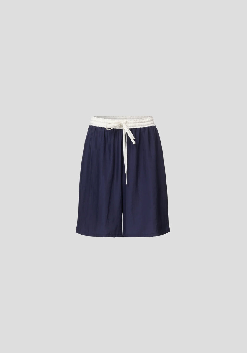 VIKTORIA & WOODS Limelight Short