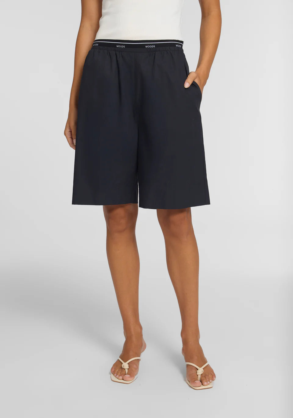 VIKTORIA & WOODS Merritt Short